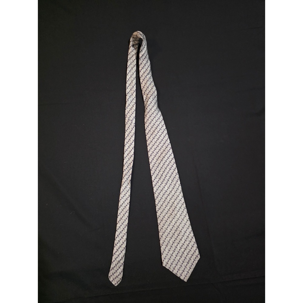 Perry Ellis Portfolio 100% Silk Tie
